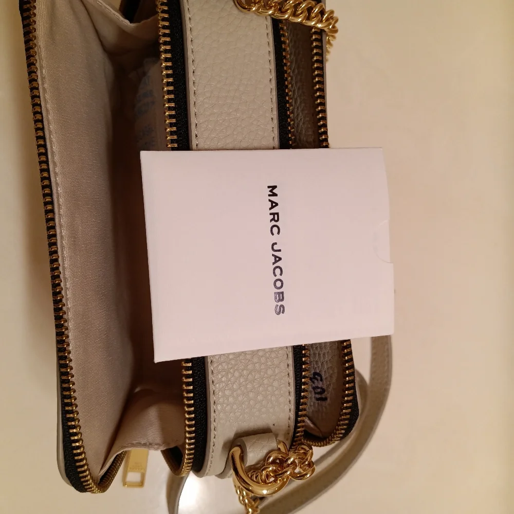 MARC JACOBS Leather Crossbody Bag In Oatmilk - Picture 12 of 13